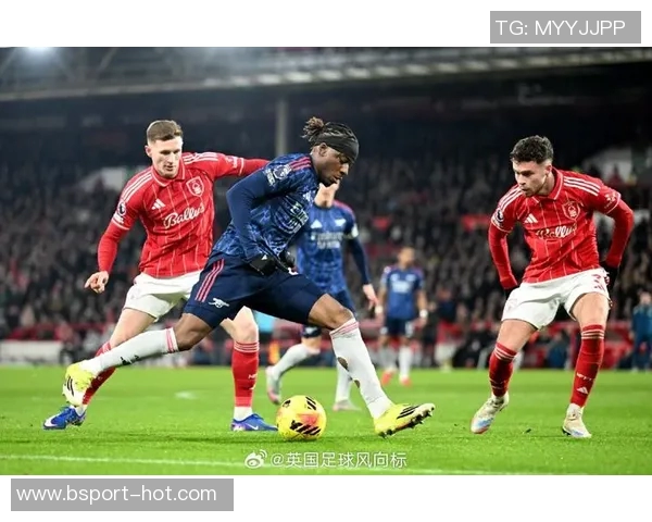 欧联杯激战阿森纳与那不勒斯1比1平红牌事件引发全场热议